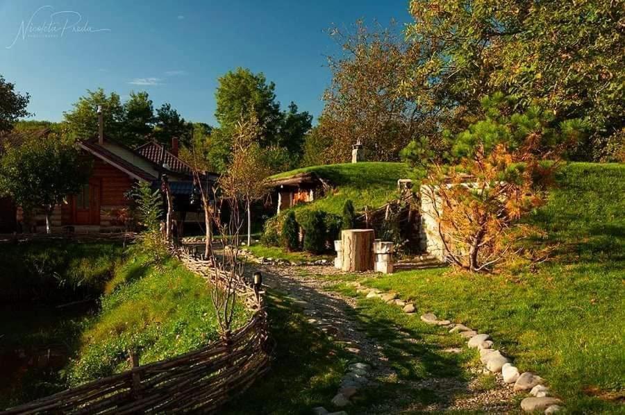 Valea Celor Doisprezece Hotel Piriu Dobreni Exterior photo