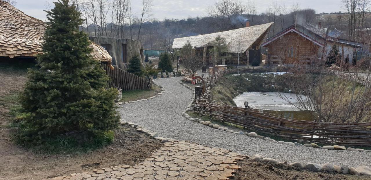 Valea Celor Doisprezece Hotel Piriu Dobreni Exterior photo